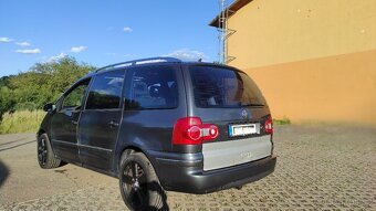 VW Sharan 103kW 2006 pronájem - 8
