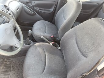 Toyota Yaris 1.0 50 kW - 8