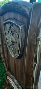 Drevený stôl Poľovnicke motivy 200×90cm vrátane10 stoličkov - 8