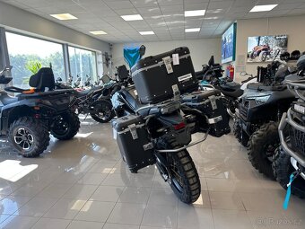 Motocykl CFMOTO 800MT-X se speciální výbavou - 8