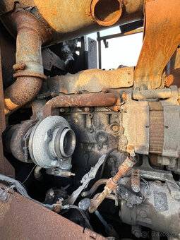 Čelní nakladač CATERPILLAR 930H, ROK 2011 - 8