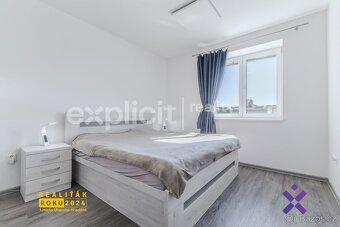 Prodej bytu 2+kk 65 m2 s vlastní zahradou 126 m2 a dvěmi stá - 8