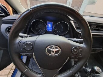 Toyota Auris 1,6i, 97 kW - 8