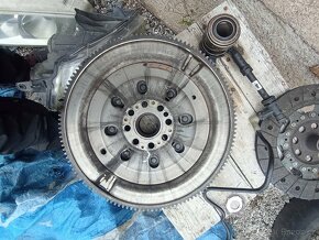RENAULT MASTER III 2,3DCI SPOJKA SADA A DVOHMOTNOSTNÍ SETR. - 8
