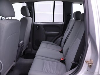 Jeep Cherokee 2,8 CRD 120kW Automat Sport (2007) - 8