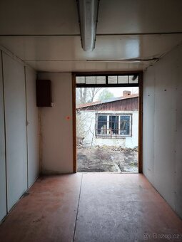Zateplená stavební buňku s dřevěným obkladem - 8
