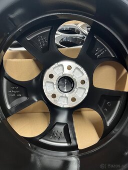 Kodiaq R20 Nová sada zimní/letní pneu - 8