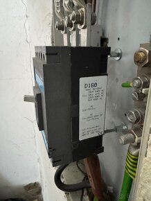 Rozvaděče, vypínače + jističe 380V - 8