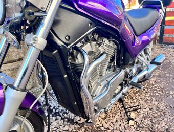 Suzuki VX 800 - 8