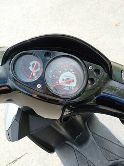 Piaggio new typhoon 125 - 8