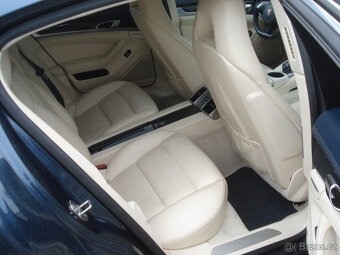 Porsche Panamera 4S V8 - 8