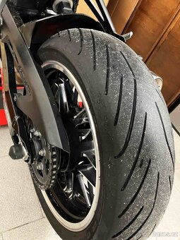 Kawasaki Z900RS - 8