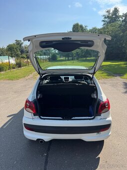 PEUGEOT 206 + - 8