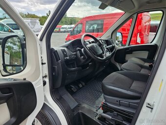 Citroën Jumper 3,0 HDI 130 KW L3H2 6 míst - 8