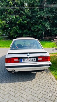 BMW E30 318Is - 8