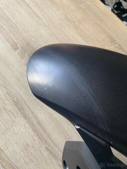 Prodám přední blatník – Honda CB125R 2020 - 8