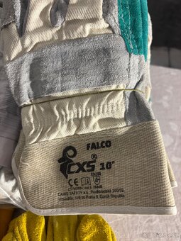 Pracovní rukavice. 162 párů - 8