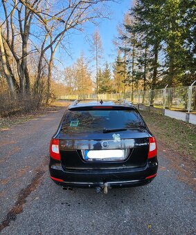 Škoda Superb Model 2013 - 8