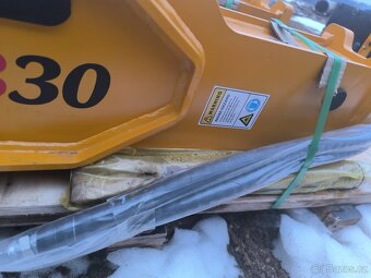 Hydraulické kladivo pro 2-4t - 8