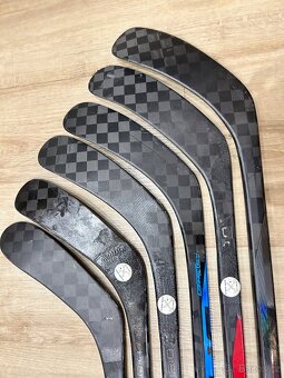SPÁJANÉ HOKEJKY - PRAVÉ - BAUER BORON 5 PROTOR - TRACER - 8