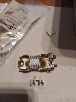 Prodám keystony RJ45 Schrack samozařezavaci stíněné 300ks - 8