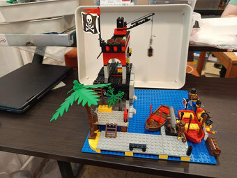 LEGO Pirates 6279 Skull Island - 8