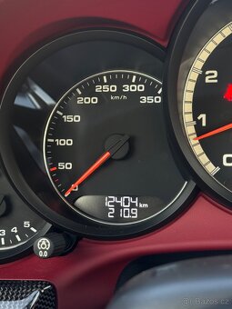 Porsche 911 Turbo S - 8