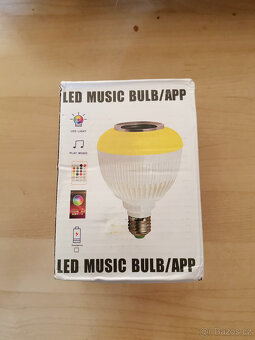 RGB žárovka s Bluetooth reproduktorem a dálkovým ovládáním - 8