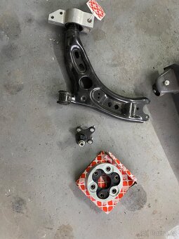 VW Golf 5 - 8