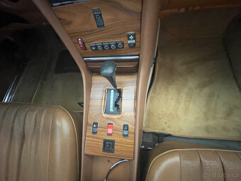 Mercedes-Benz 560 SL Veterán - 8