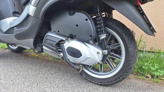 Piaggio MP 300 - 8