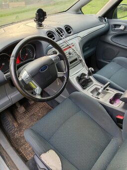 Ford s max 2.0 103 kW 2009 - 8
