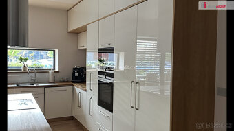 Prodej rodinného domu 5+kk v centru města Děčín, ul. Dobrovs - 8