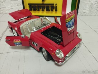 Ferrari 250 GT California 1/18 Hot Wheels - 8