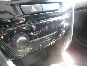 Suzuki Vitara Elegance 1.6i panorama TOP - 8