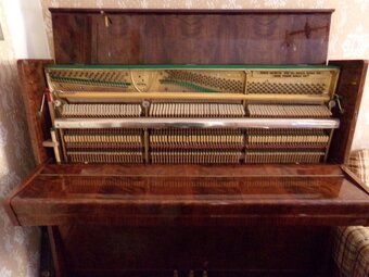 Piano Petrof r. v. 1964 - 8