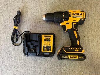 Aku DeWalt DCD778 + nabíječka + baterie + kufr - 8