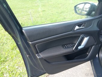 Peugeot 308 2015 1.2 81 kW Benzín Top auto - 8