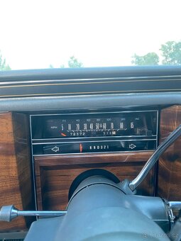Cadillac Brougham - 8