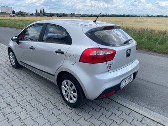 Kia Rio 1,3i benzin rok 2013 koup CZ - 8