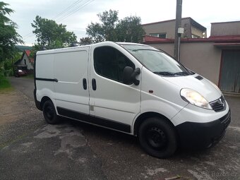 Opel Vivaro - 8