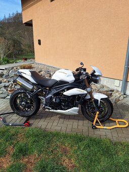Triumph Speed Triple 1050 - 8
