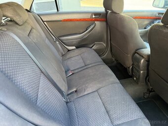 Toyota Avensis 2.2 D-Cat Kombi manual - 8