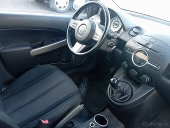 Mazda 2 1,5 benzín 76kw , výhřev sedaček - 8