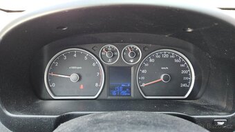 HYUNDAI i30 1,4 i CVVT TRIKOLOR - 8