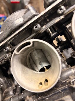 Kawasaki Gpz 900 - 8