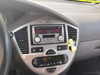 Kia Carens 2.0 - 8