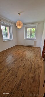 Pronájem bytu 2+kk (49m2) se zahradou a parkováním. - 8