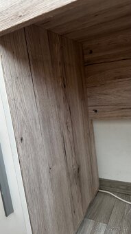 Psací stůl a závěsná skříň - 8