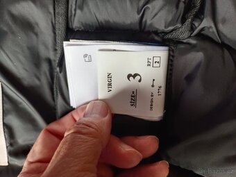 Dámská zimní bunda - kabatek Moncler velikost 3 (M-L) - 8